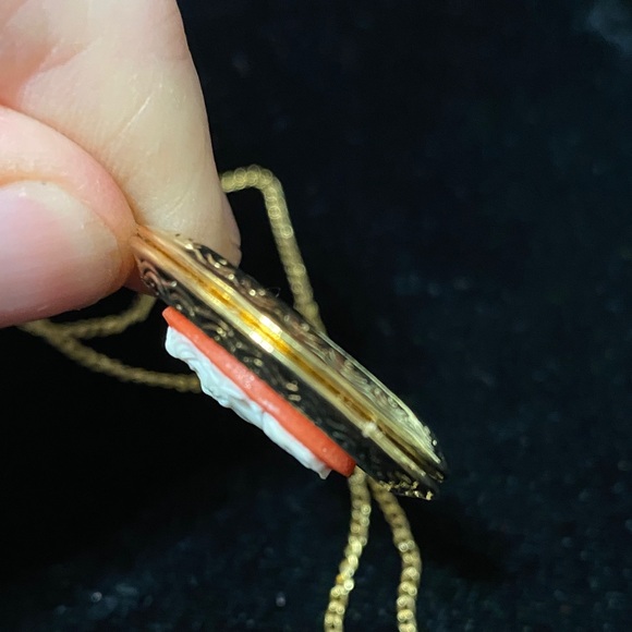 Vintage Gold Cameo Locket 18” Necklace - Picture 2 of 12